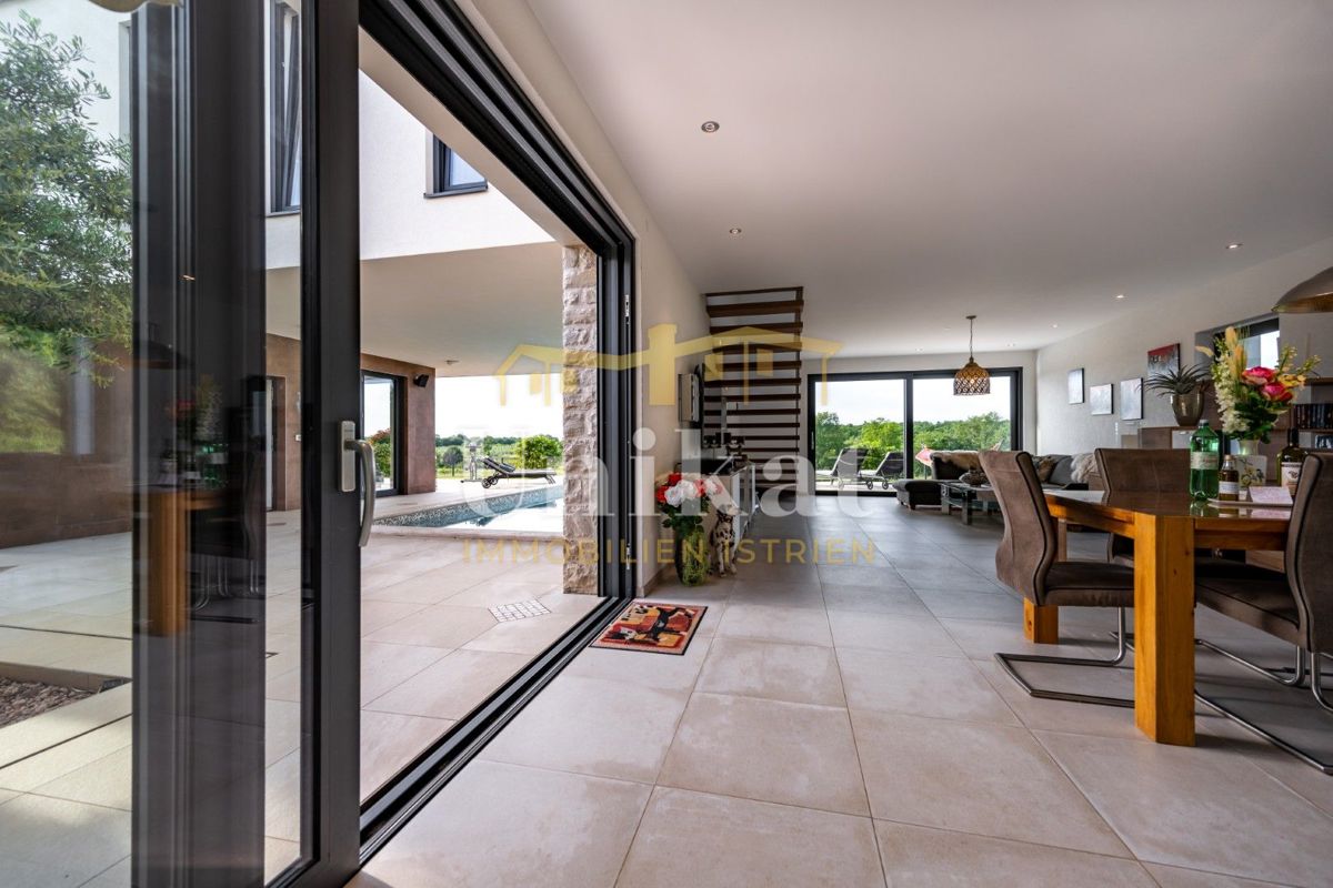 Casa di lusso con garage sotterraneo - 3 km dal mare